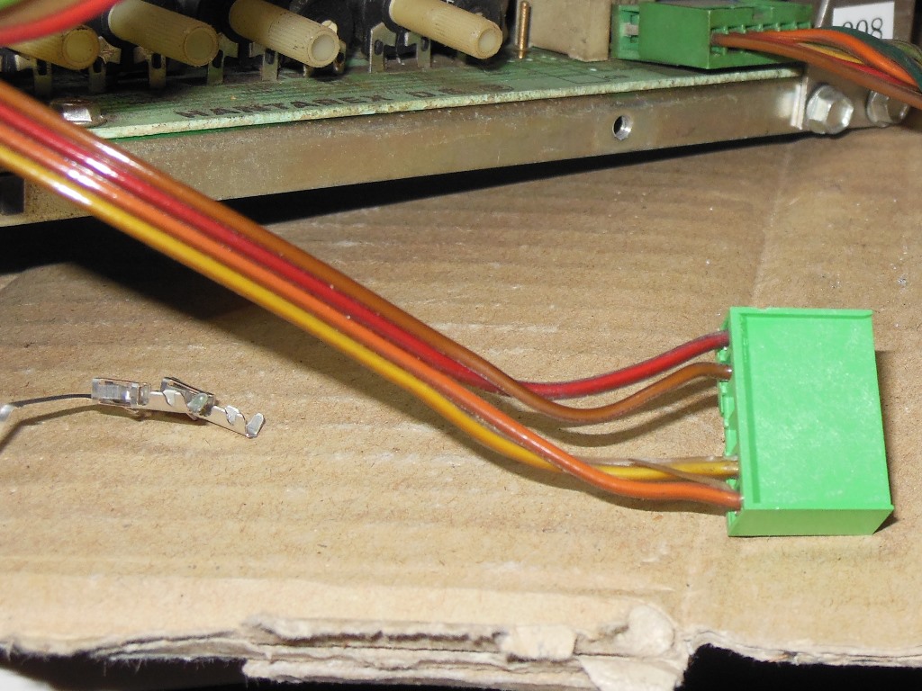 AMP connector pinned