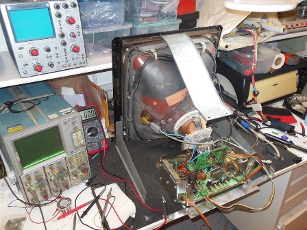 Hantarex MTC-900 FB chassis on the bench