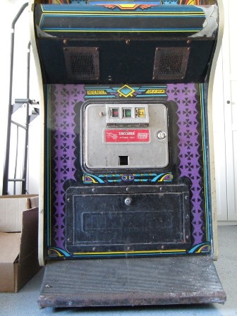 Zaccaria/Associated Leisure Hyper Sports - front, bottom