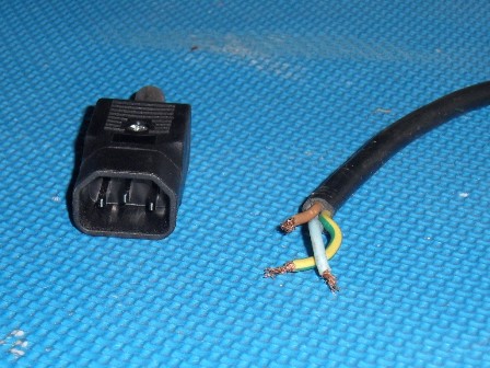 Fitting the IEC C14 240V power plug