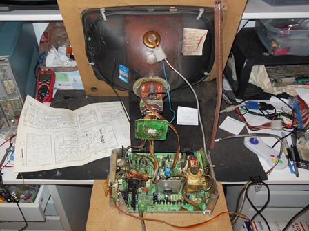 Hantarex MTC-900 chassis on the bench