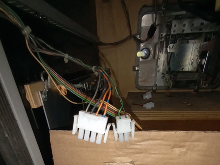 Audio amplifier wiring connectors