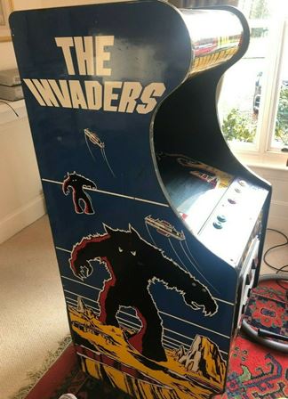 Zaccaria The Invaders upright in a Dodgem style cabinet