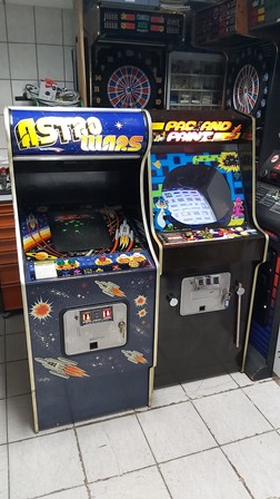 Zaccaria Astro Wars and Pac And Paint uprights