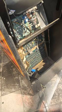 Shuttle cabinet with Zaccaria vector game internals